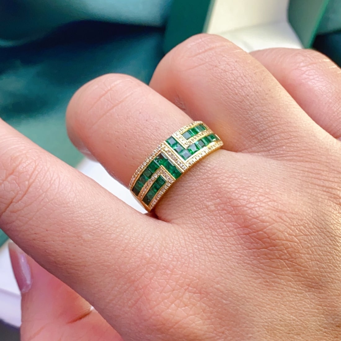 14k Gold 2.30 Ct Natural Emerald & Diamond Ring - 6