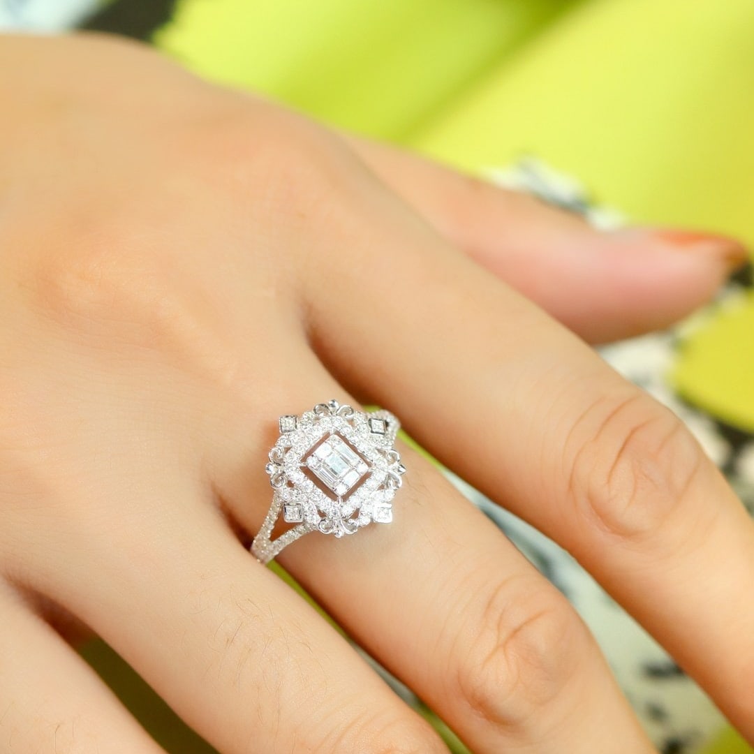 14k Gold 0.65 Ct Natural H Diamond Ring - 4