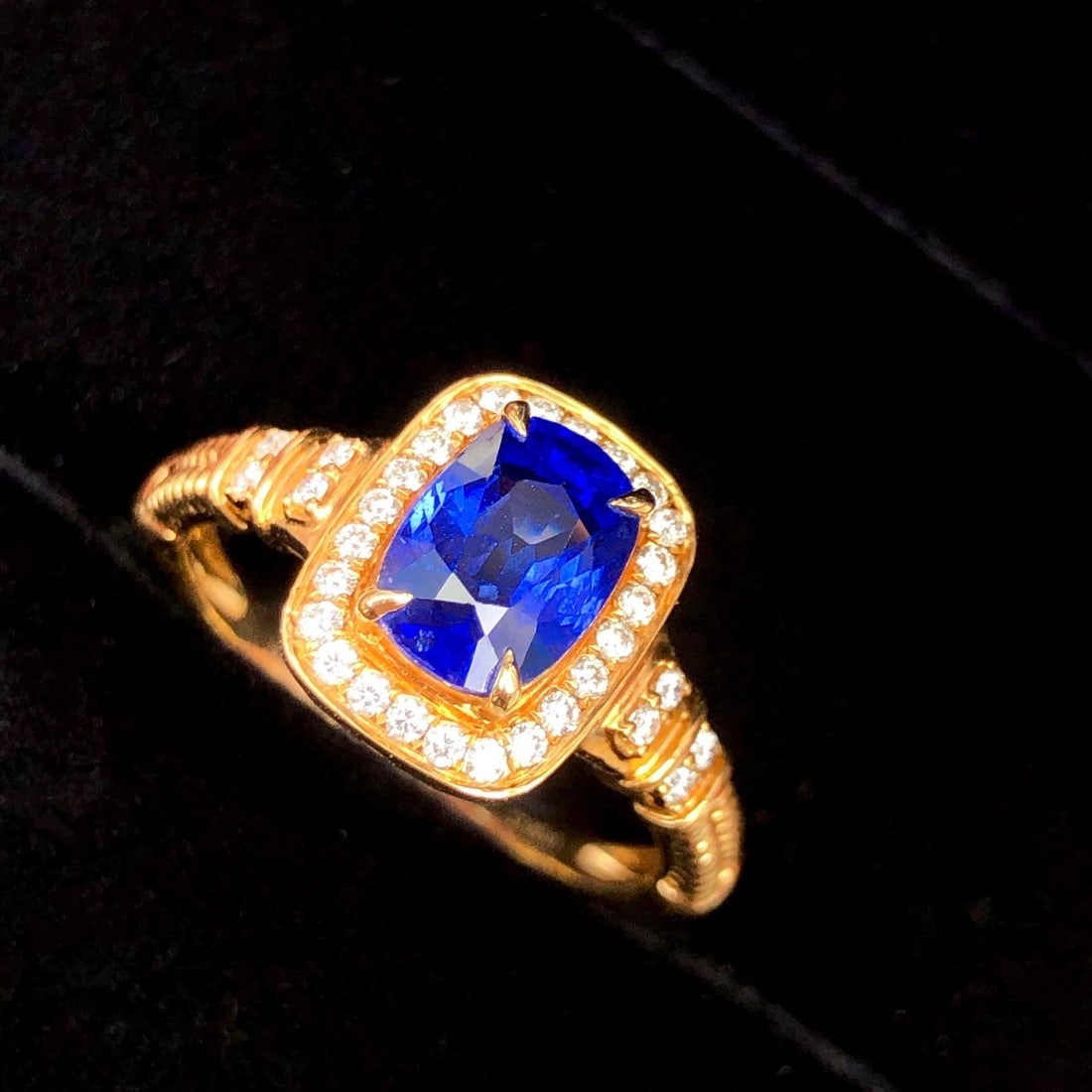 14k Gold 2.25 Ctw Natural Sapphire & Diamond Ring - 3