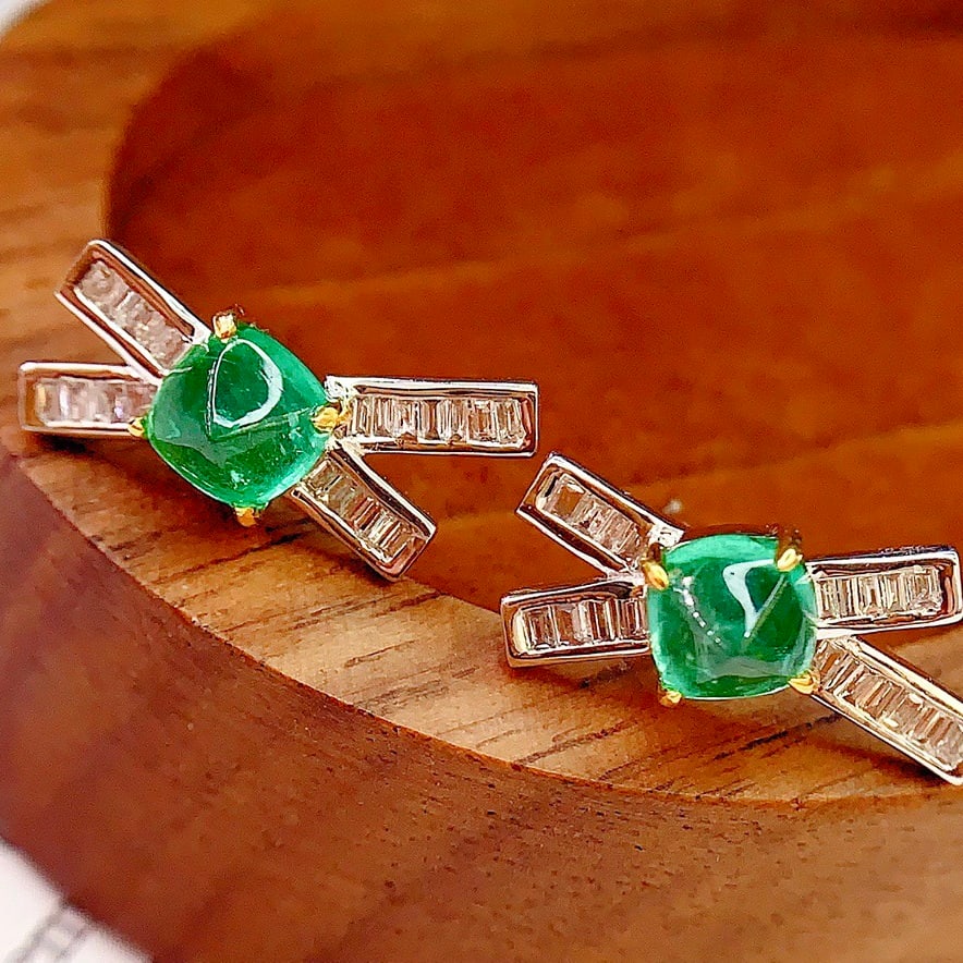 14k Gold 1.8 Ct Natural Emerald & Diamond Earrings - 3