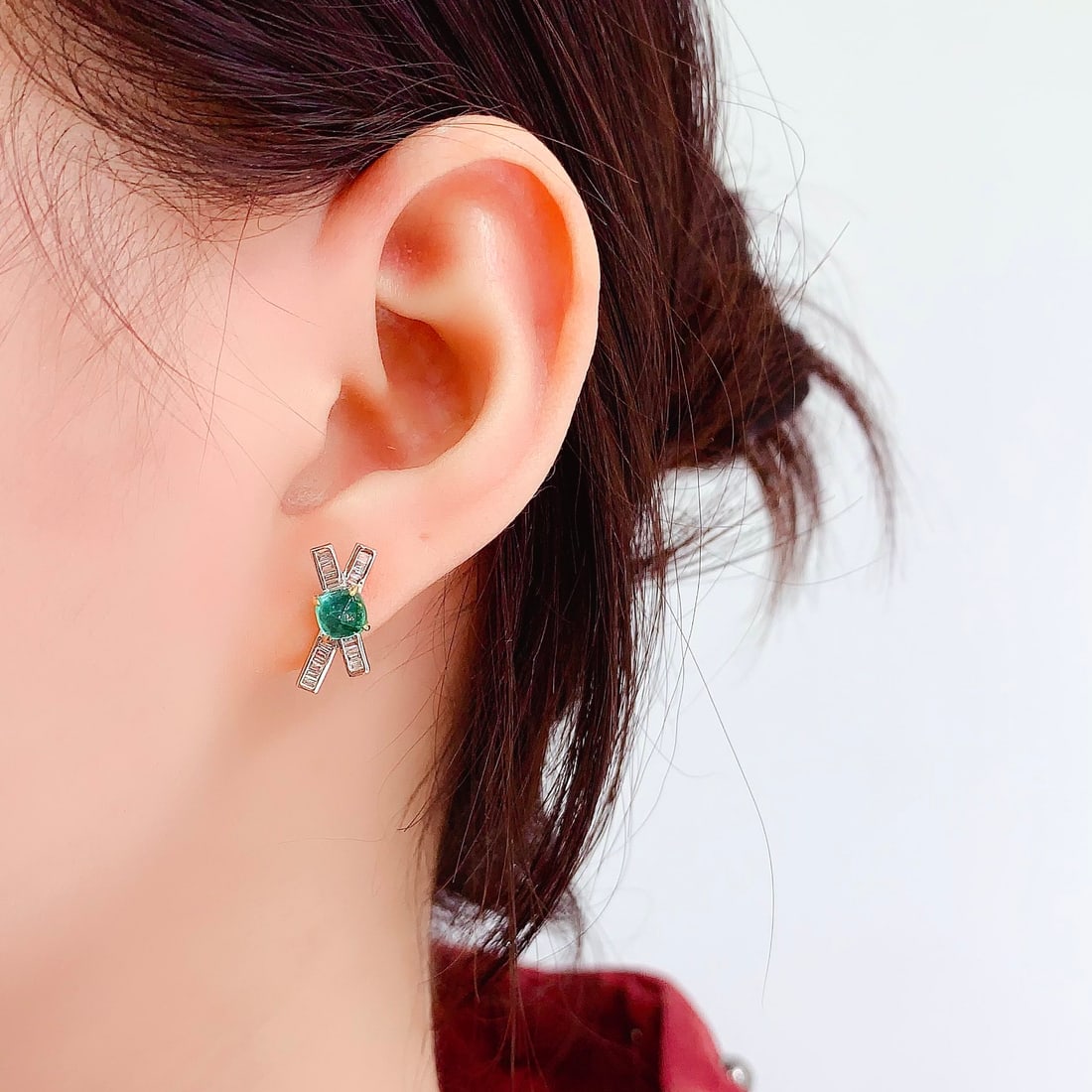 14k Gold 1.8 Ct Natural Emerald & Diamond Earrings - 5