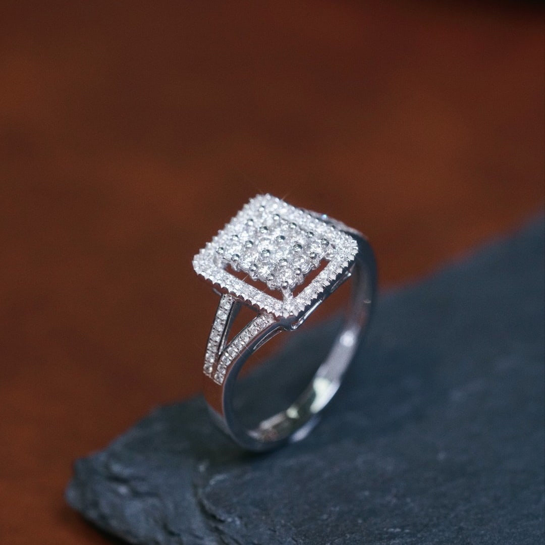 14k Gold 0.60 Ct Natural H Diamond Ring - 8