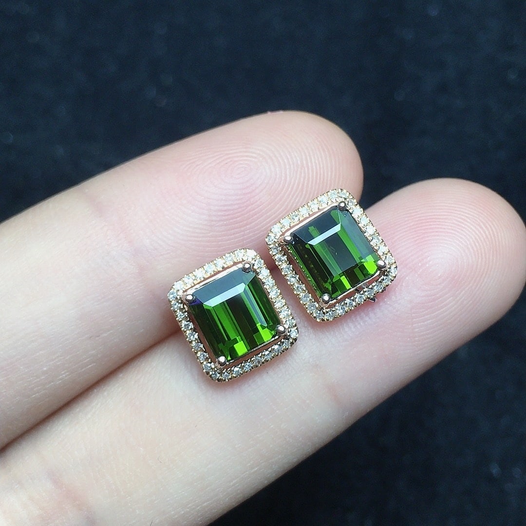 14k Gold 2.68 Ct Natural Tourmaline & Diamond Earrings: Ref:231136433 // gold content:14k gold // main gemstone:tourmaline // shape:octagonal // carat weight:2. 68ct // color:green // treatment:natural // // adjacent gemstone 2 : diamond // number of