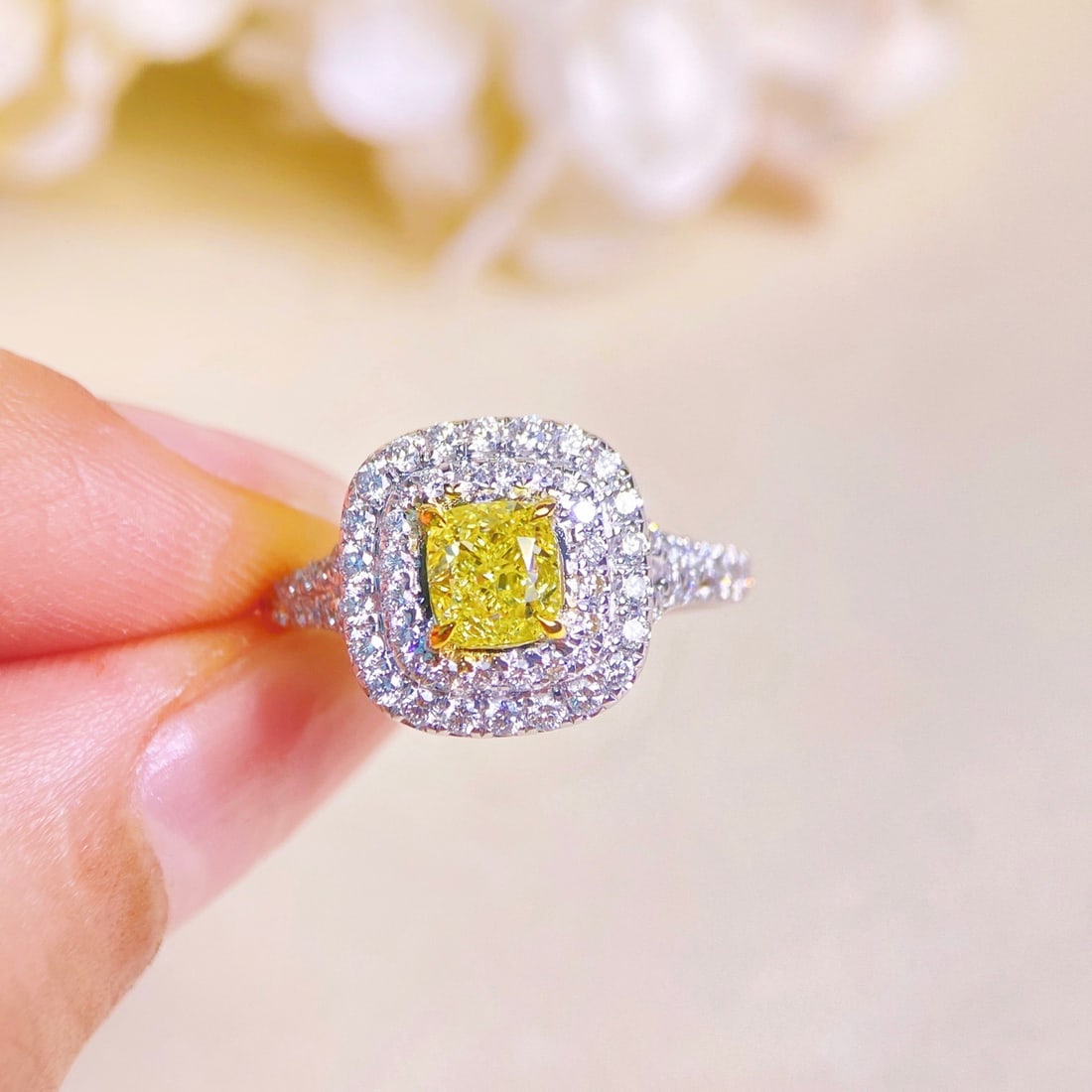Gia Certified 14k Gold 1.64 Ctw Natural Yellow Diamond & Diamond Ring: Ref:231136439 // gold content:14k gold // ring size:7. 25us // // main gemstone:yellow diamond // certified:gia // shape:cushion // carat weight:1. 01ct // clarity grade:vs2 // color:yellow //