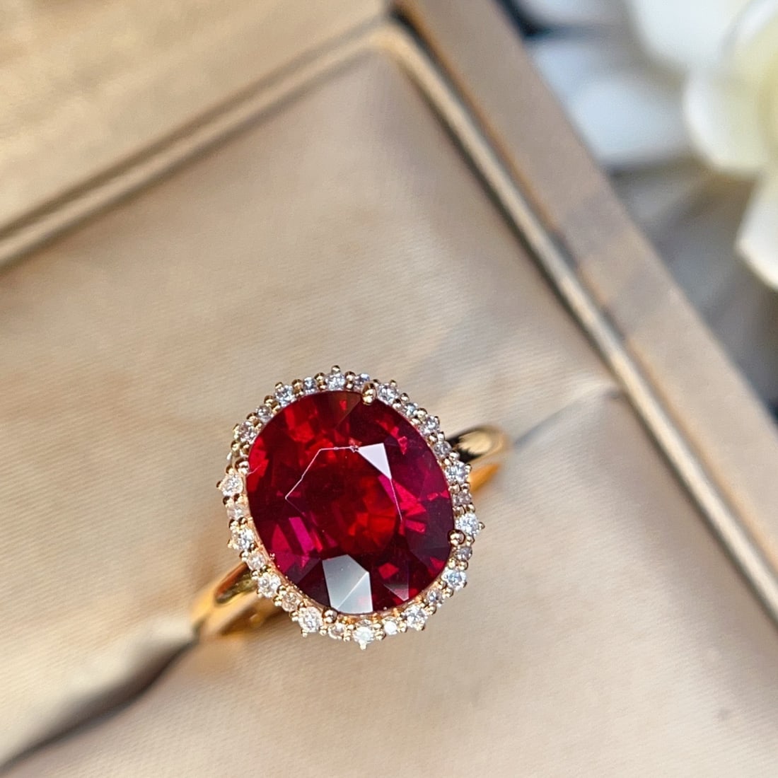 14k Gold 4.61 Ctw Natural Garnet & Diamond Ring: Ref:231136447 // gold content:14k gold // ring size:7. 25us // // main gemstone:garnet // shape:oval // carat weight:4. 4ct // color:red // treatment:natural // // adjacent gemstone 2 : diamond // num