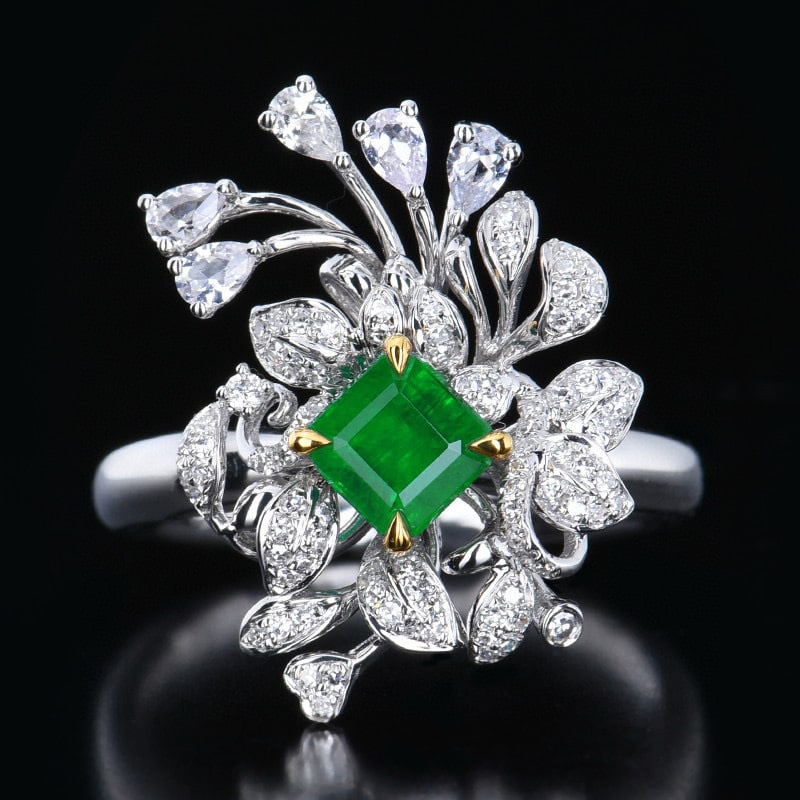 14k Gold 0.95 Ctw Natural Emerald & Diamond Ring: Ref:231121041 // gold content:14k gold // ring size:7. 25us // // main gemstone:emerald // shape:octagonal // carat weight:0. 72ct // color:green // treatment:natural // // adjacent gemstone 2 :