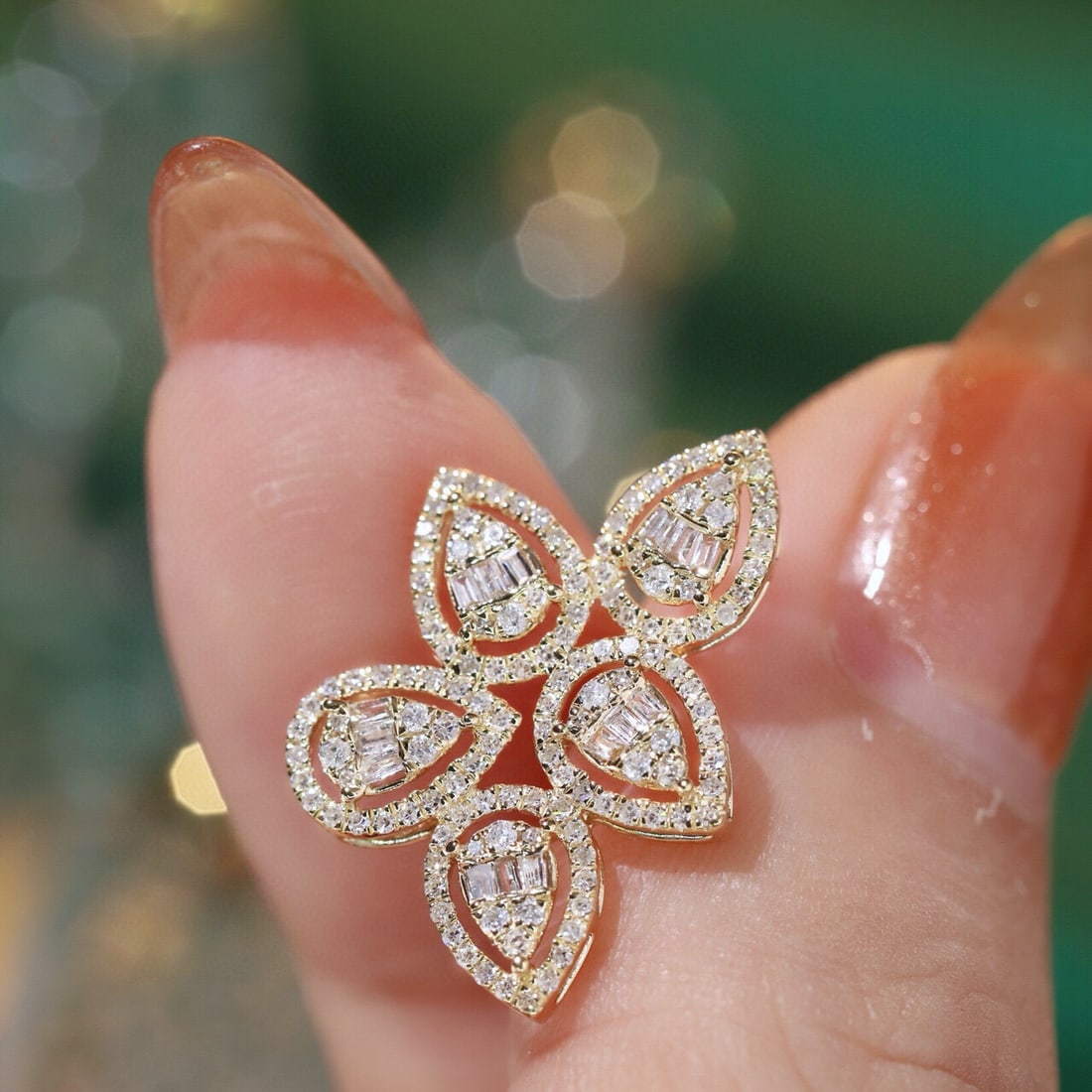 14k Gold 0.90 Ct Natural H Diamond Earrings - 5