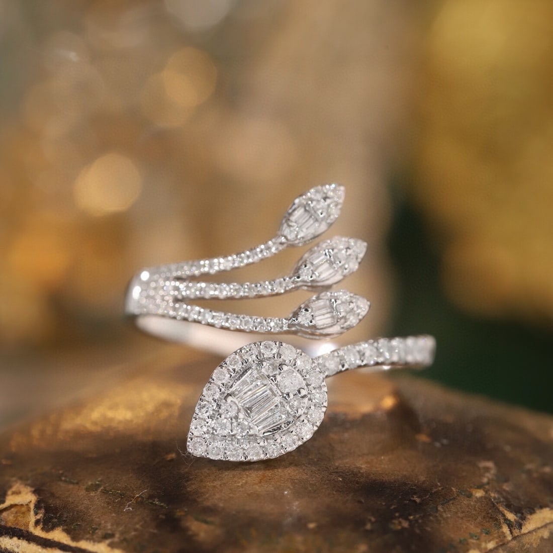 14k Gold 0.5 Ct Natural H Diamond Ring: Ref:231121076 // gold content:14k gold // ring size:7. 25us // // main gemstone:diamond // shape:multiple // carat weight:0. 5ct // clarity grade:vs-si // color:h // treatment:natural // Low Estimate