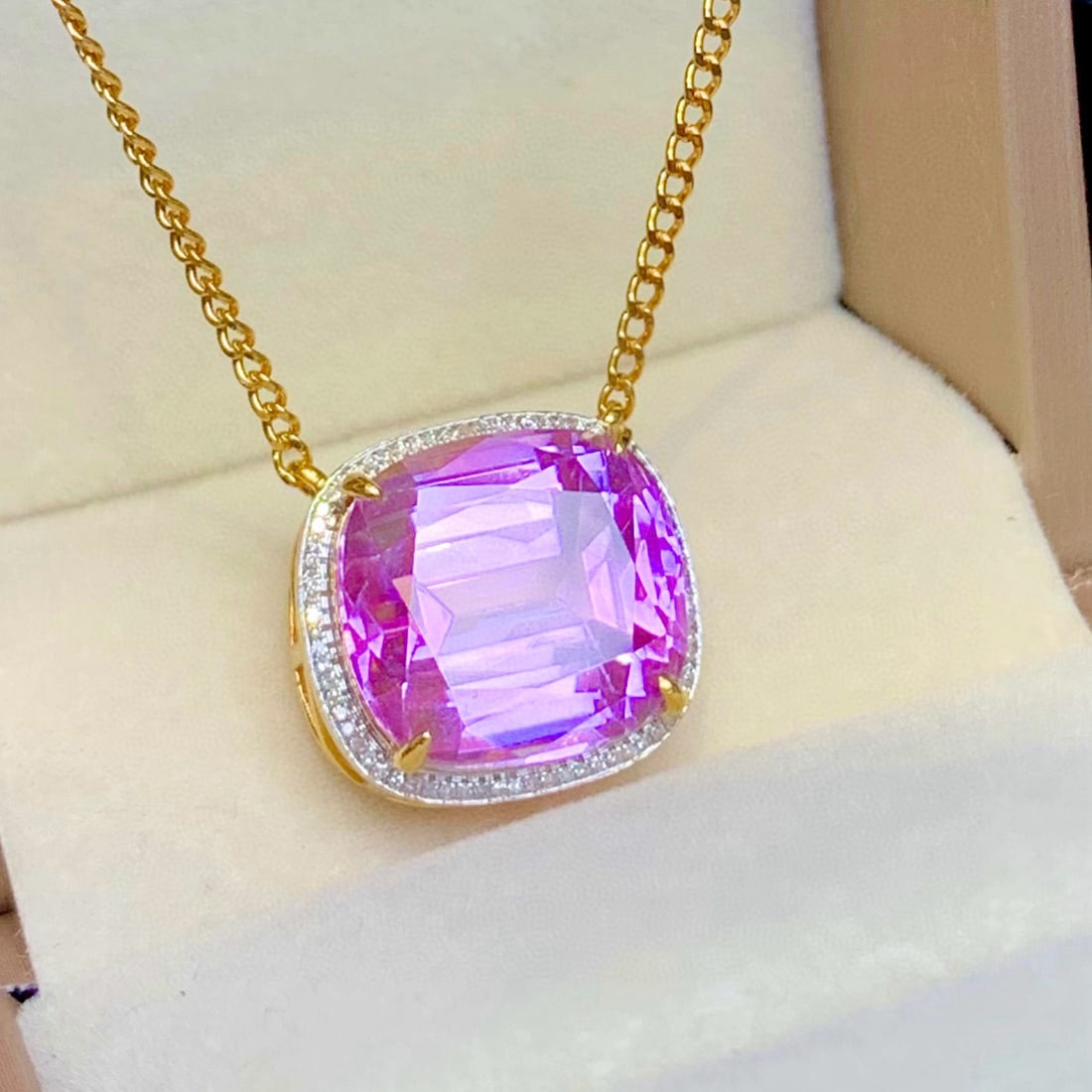 14k Gold 20.2 Ct Natural Kunzite & Diamond Necklace - 2