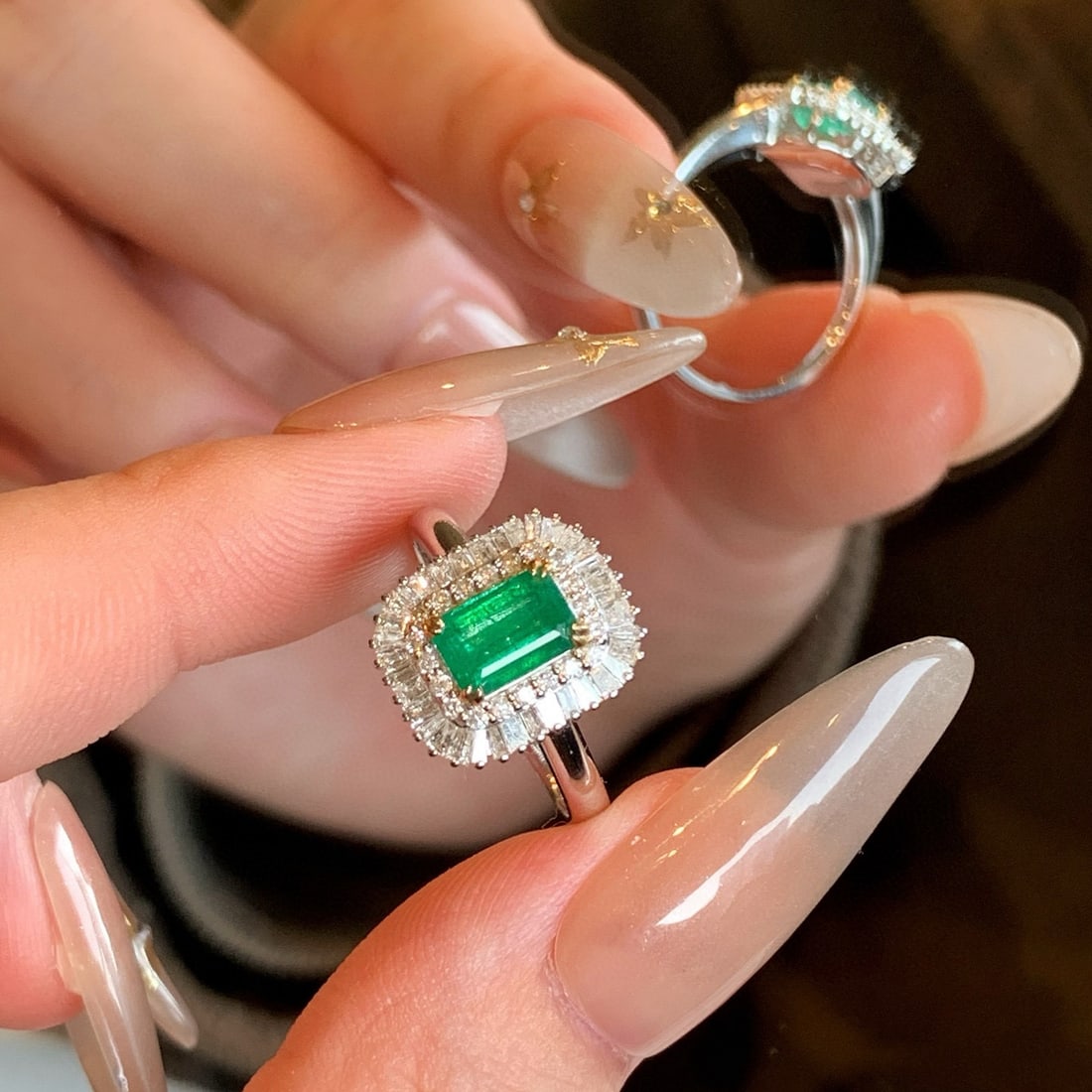 14k Gold 1.50 Ctw Natural Emerald & Diamond Ring - 6