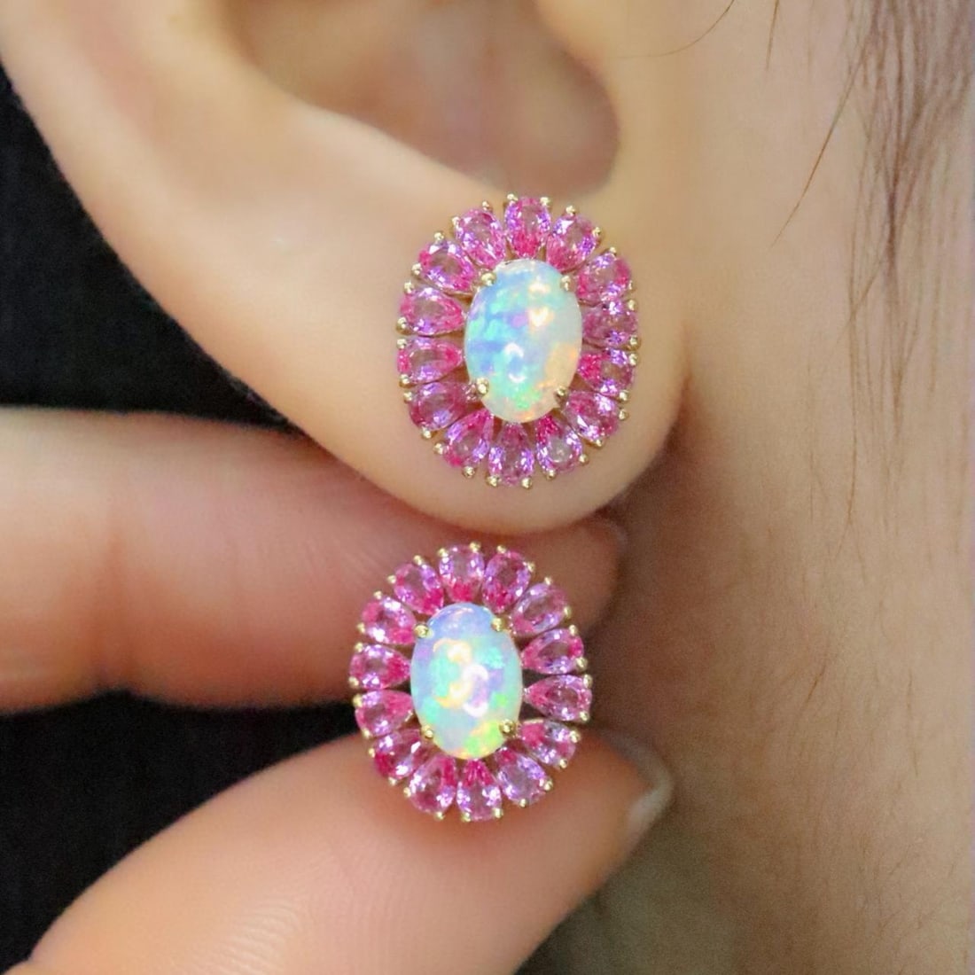 14k Gold 2.89 Ctw Natural Opal & Sapphire Earrings: Ref:231121112 // gold content:14k gold // main gemstone:opal // shape:oval // carat weight:0. 85ct // color:color // treatment:natural // // adjacent gemstone 2 : sapphire // number of stones:30 // sh