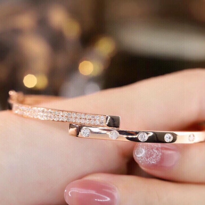 14k Gold 0.62 Ct Natural H Diamond Bangle - 3