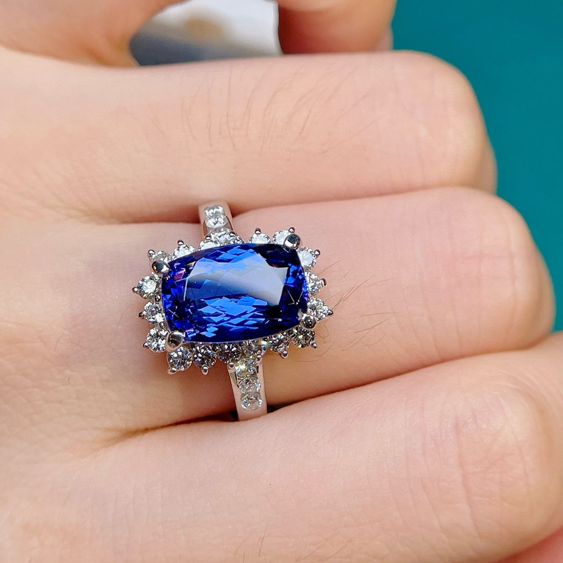 14k Gold 4.96 Ctw Natural Tanzanite & Diamond Ring - 3