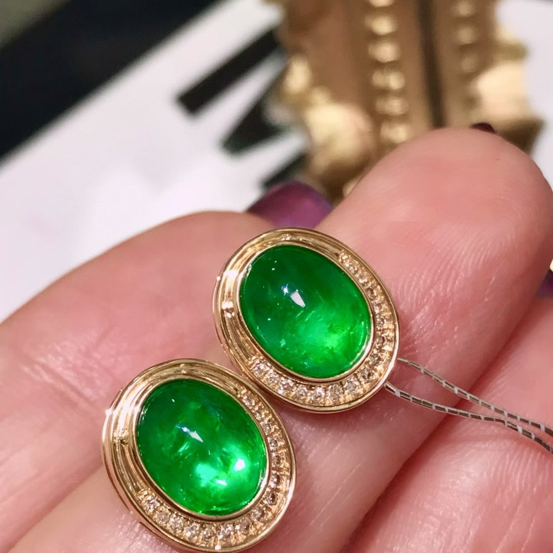 14k Gold 4.11 Ctw Natural Emerald & Diamond Earrings: Ref:231121148 // gold content:14k gold // main gemstone:emerald // shape:oval // carat weight:3. 9ct // color:green // treatment:natural // // adjacent gemstone 2 : diamond // shape:round // carat