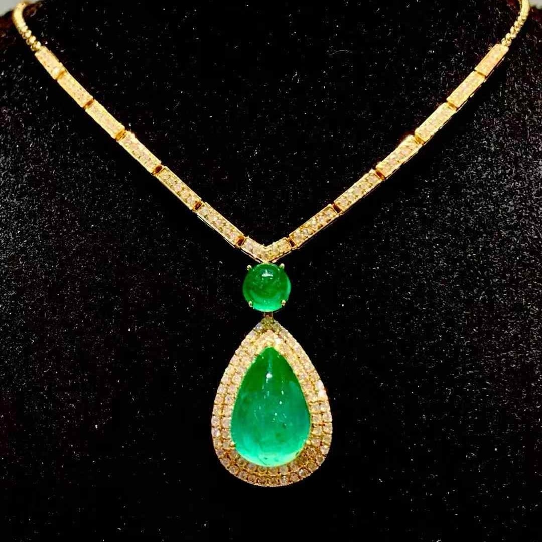 14k Gold 5.6 Ct Natural Emerald & Diamond Necklace: Ref:231121149 // gold content:14k gold // main gemstone:emerald // shape:multiple // carat weight:5. 6ct // color:green // treatment:natural // // adjacent gemstone 2 : diamond // shape:round // clari