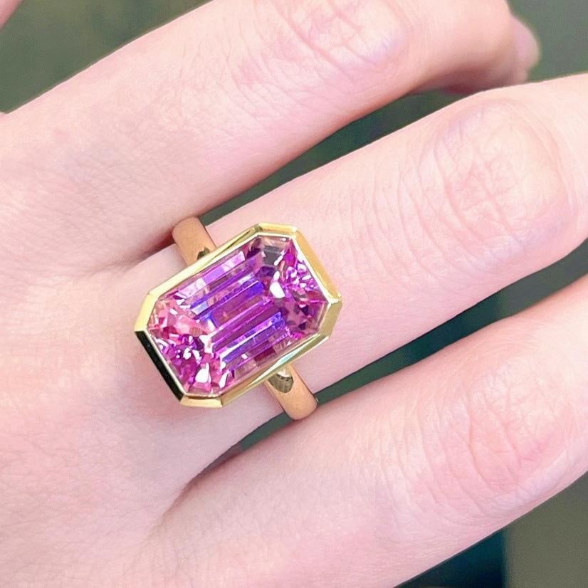 14k Gold 8.50 Ct Natural Kunzite Ring: Ref:231121177 // gold content:14k gold // ring size:7. 25us // // main gemstone:kunzite // shape:octagonal // carat weight:8. 50ct // color:pinkish purple // treatment:natural // Condition: New Low E