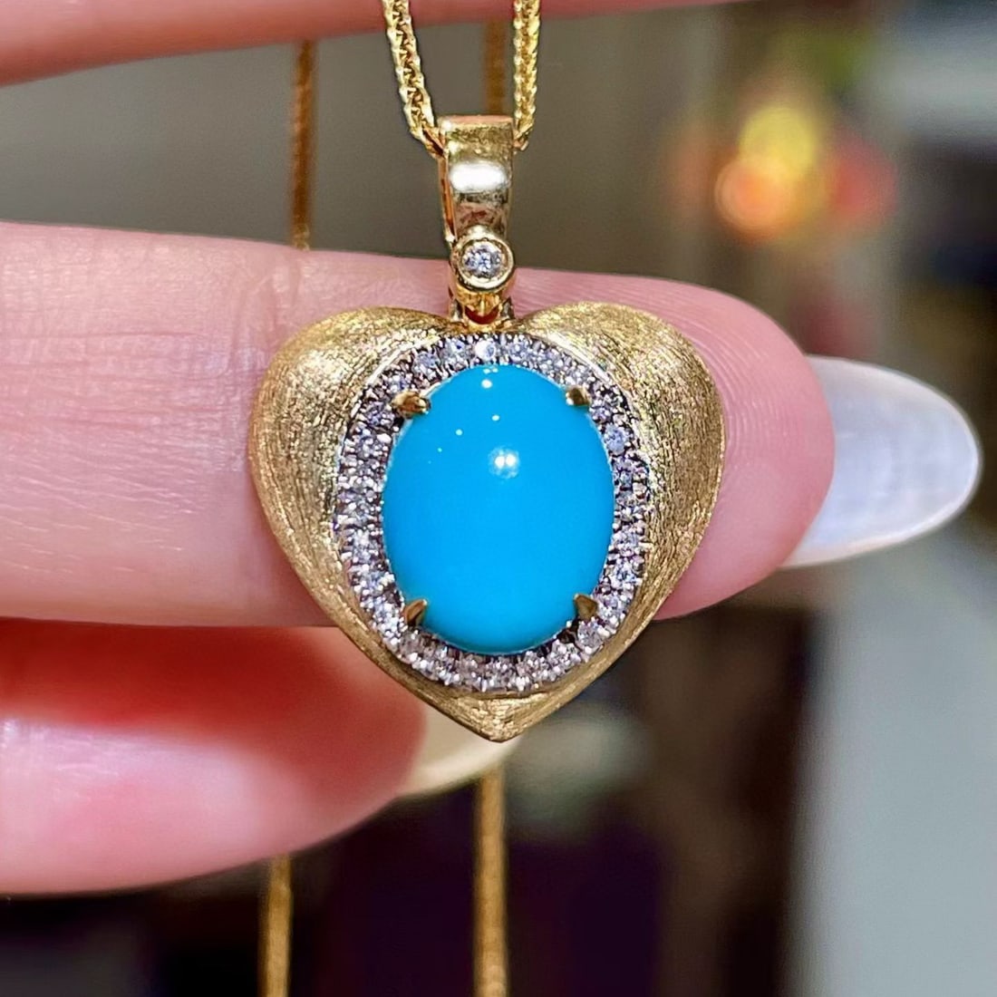 14k Gold 2.70 Ctw Natural Blue Turquoise & Diamond Pendant( Without Chain ): Ref:231121185 // gold content:14k gold // main gemstone:blue turquoise // shape:oval // carat weight:2. 55ct // color:blue // treatment:natural // // adjacent gemstone 2 : diamond // shape:round // ca