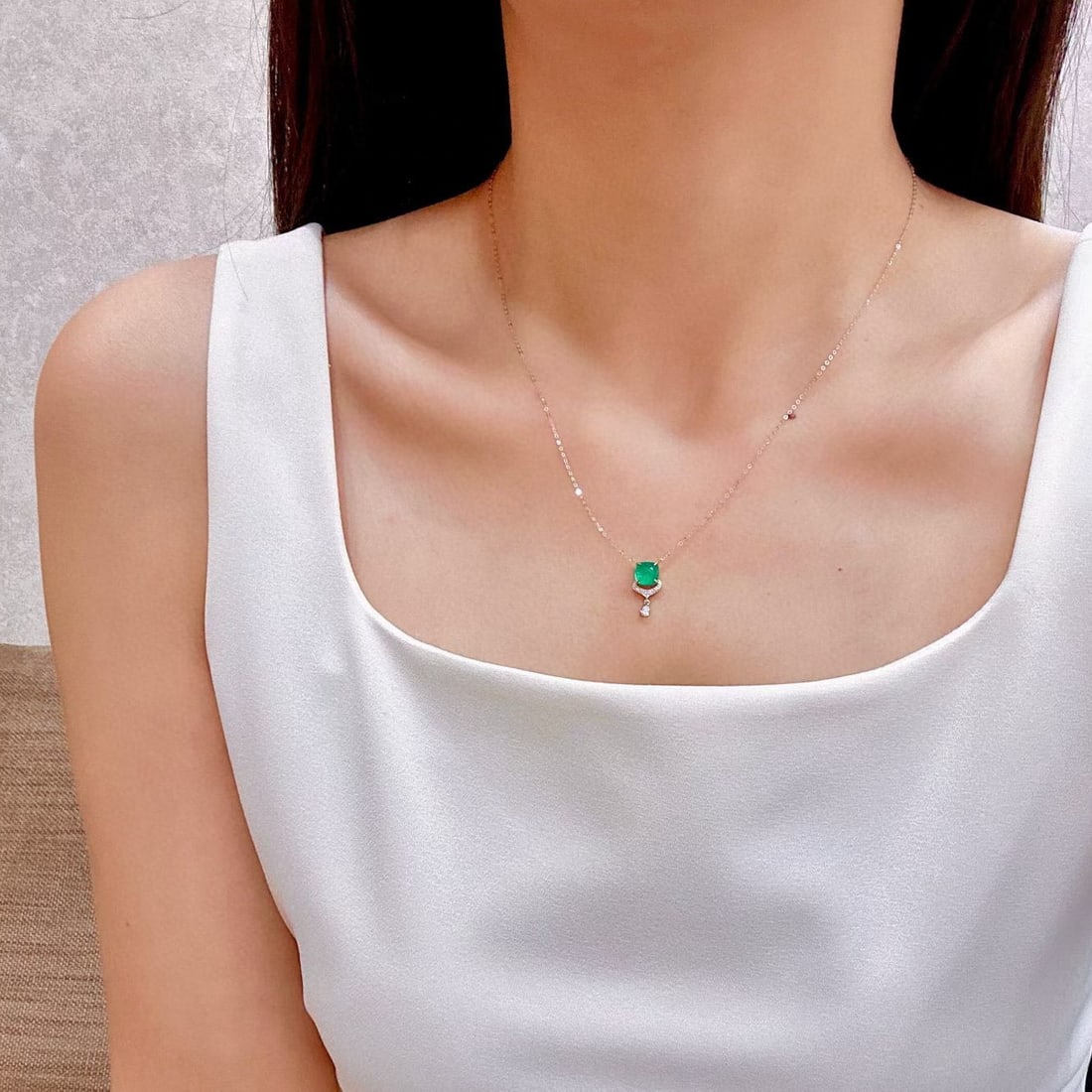 14k Gold 1.38 Ctw Natural Emerald & Diamond Necklace - 4