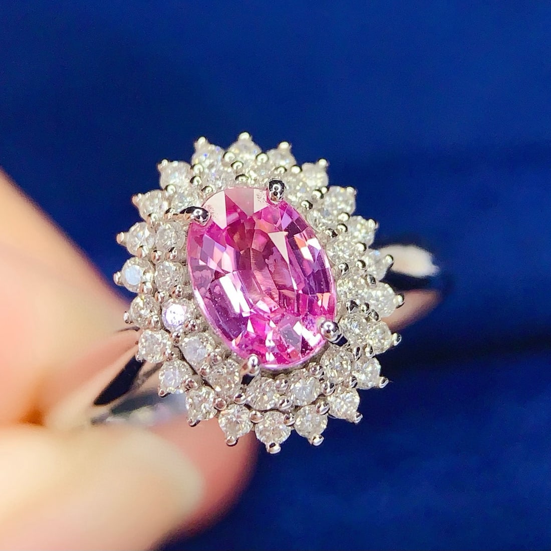 14k Gold 1.00 Ct Natural Sapphire & Diamond Ring: Ref:231121204 // gold content:14k gold // ring size:7. 25us // // main gemstone:sapphire // shape:oval // carat weight:1. 00ct // color:purplish pink // treatment:natural // // adjacent gemstone 2 : d