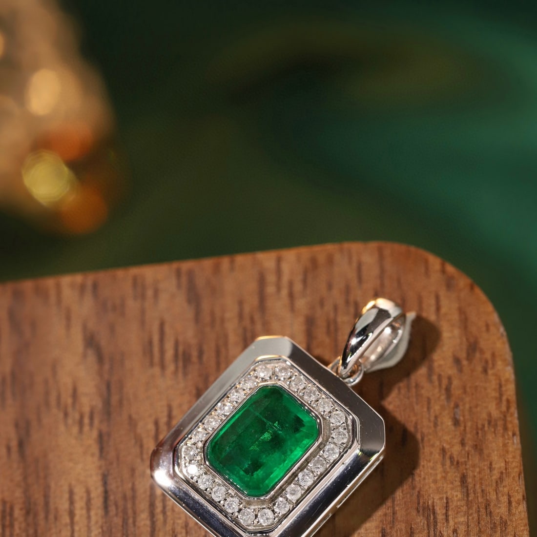 14k Gold 0.96 Ctw Natural Emerald & Diamond Pendant( Without Chain ) - 7