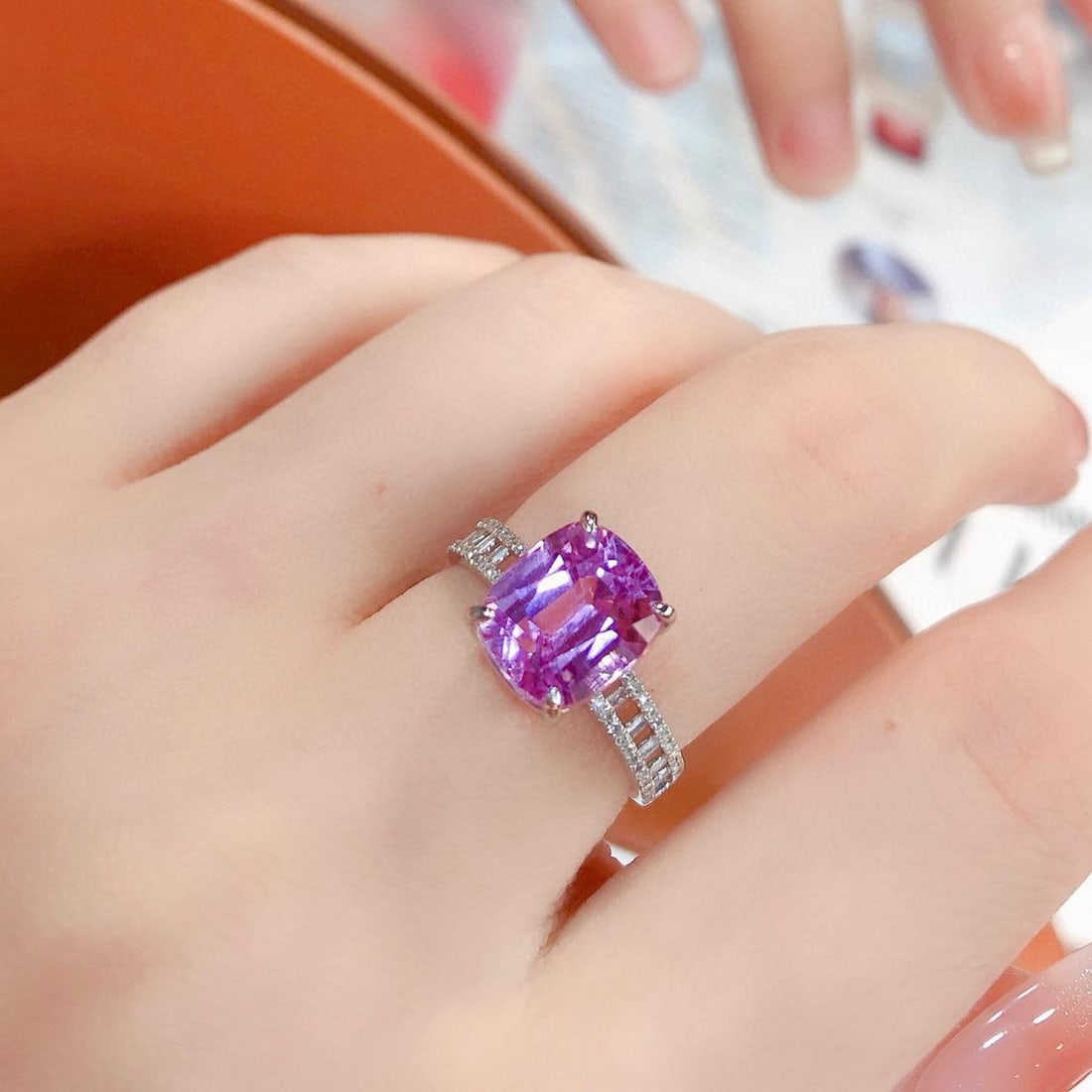 14k Gold 5.2 Ct Natural Kunzite & Diamond Ring: Ref:231121222 // gold content:14k gold // ring size:7. 25us // // main gemstone:kunzite // shape:cushion // carat weight:5. 2ct // color:purple // treatment:natural // // adjacent gemstone 2 :