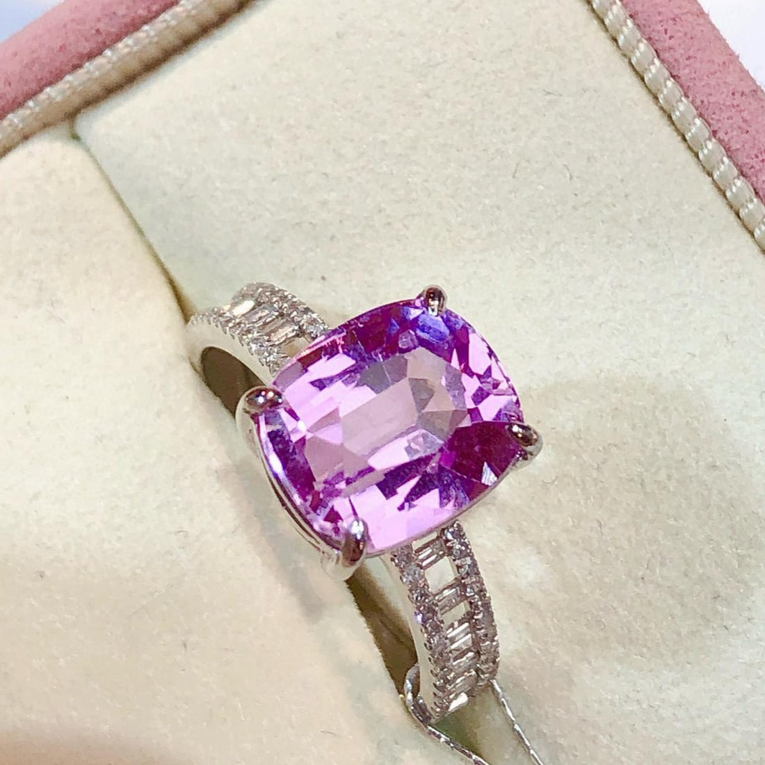 14k Gold 5.2 Ct Natural Kunzite & Diamond Ring - 2