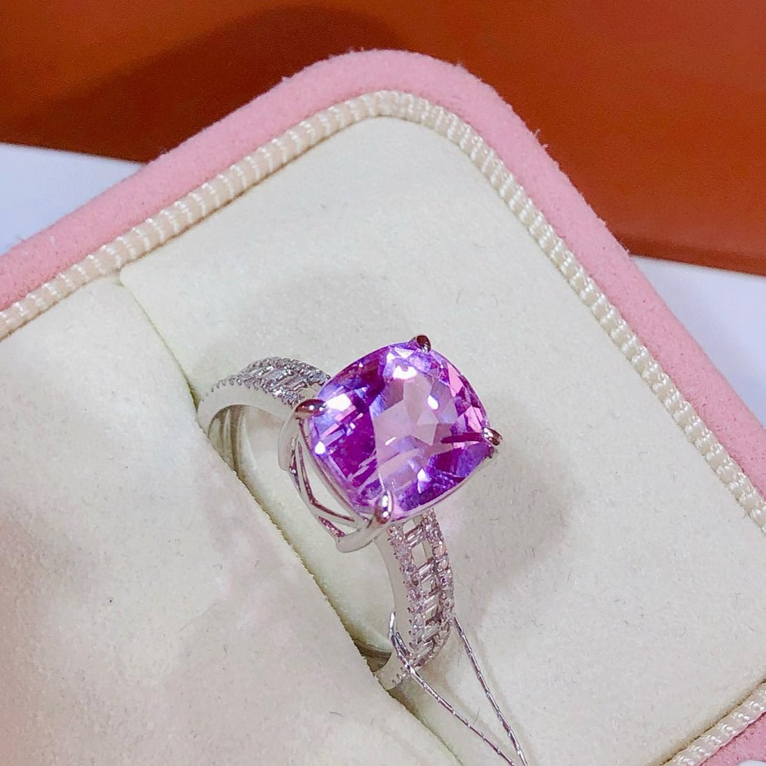 14k Gold 5.2 Ct Natural Kunzite & Diamond Ring - 3