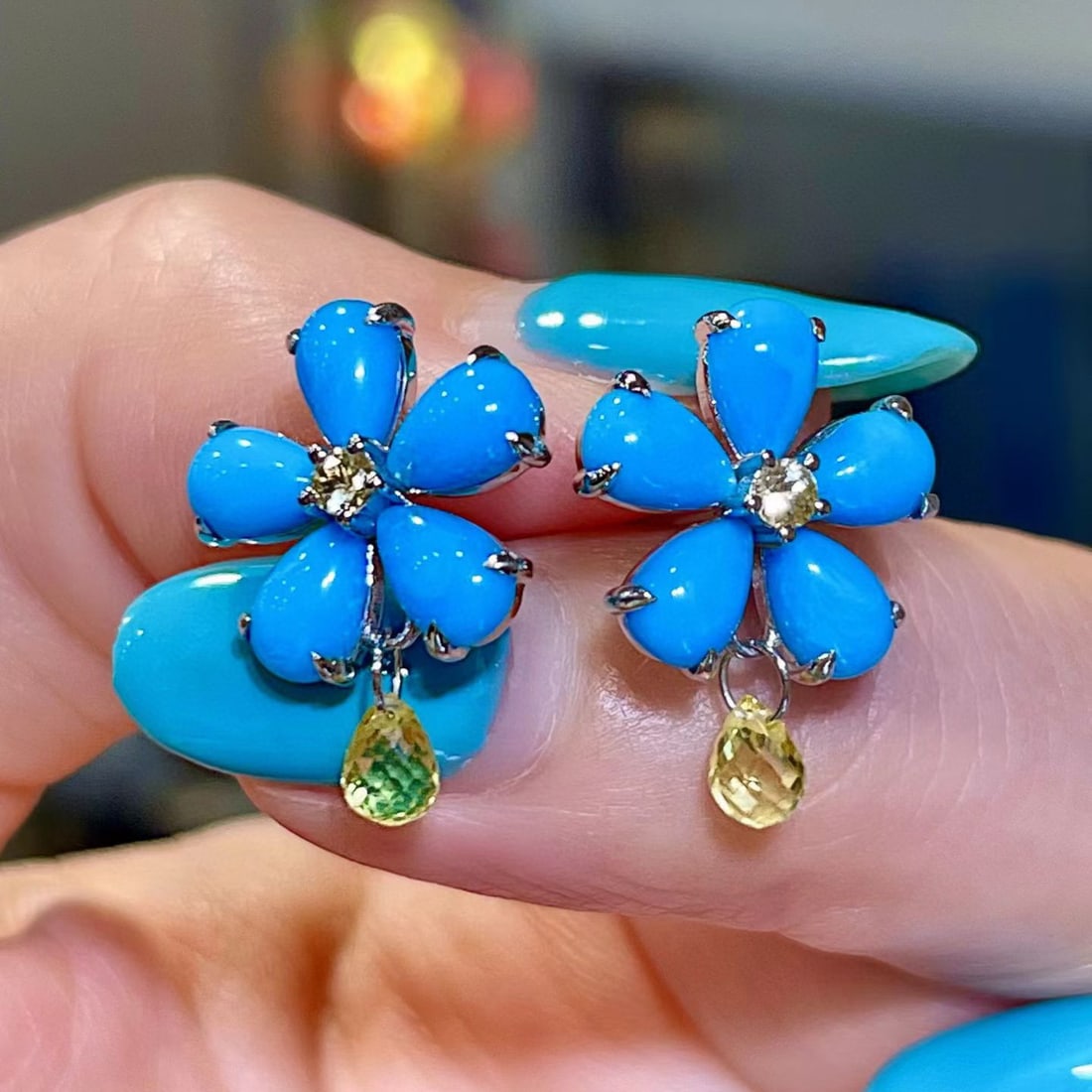 14k Gold 3.22 Ctw Natural Blue Turquoise & Sapphire Earrings: Ref:231121234 // gold content:14k gold // main gemstone:blue turquoise // shape:pear // carat weight:2. 36ct // color:blue // treatment:natural // // adjacent gemstone 2 : sapphire // shape:pear // ca