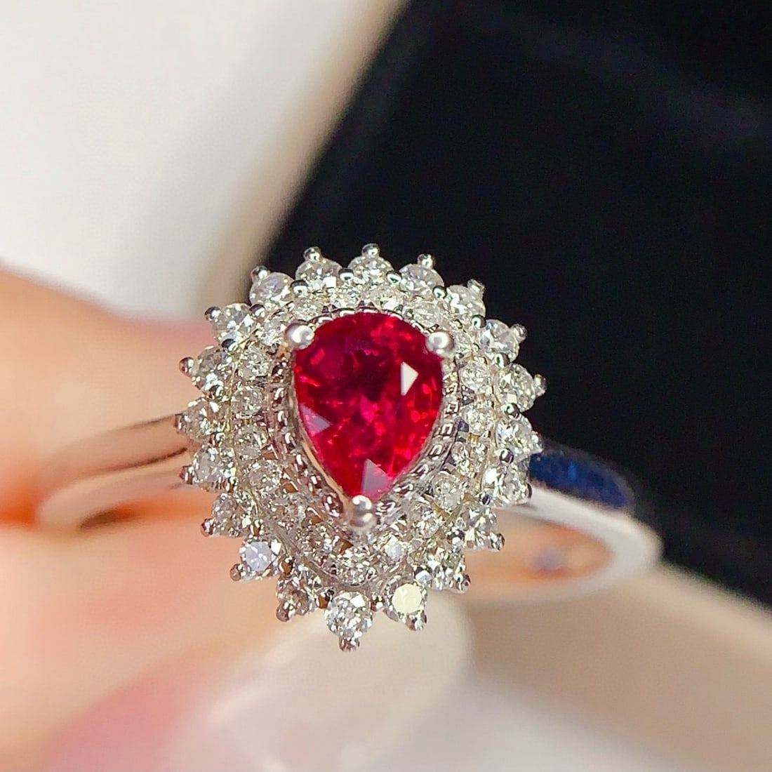 14k Gold 0.8 Ct Natural Ruby & Diamond Ring: Ref:231121249 // gold content:14k gold // ring size:7. 25us // // main gemstone:ruby // shape:pear // carat weight:0. 8ct // color:red // treatment:natural // // adjacent gemstone 2 : diamond // numbe