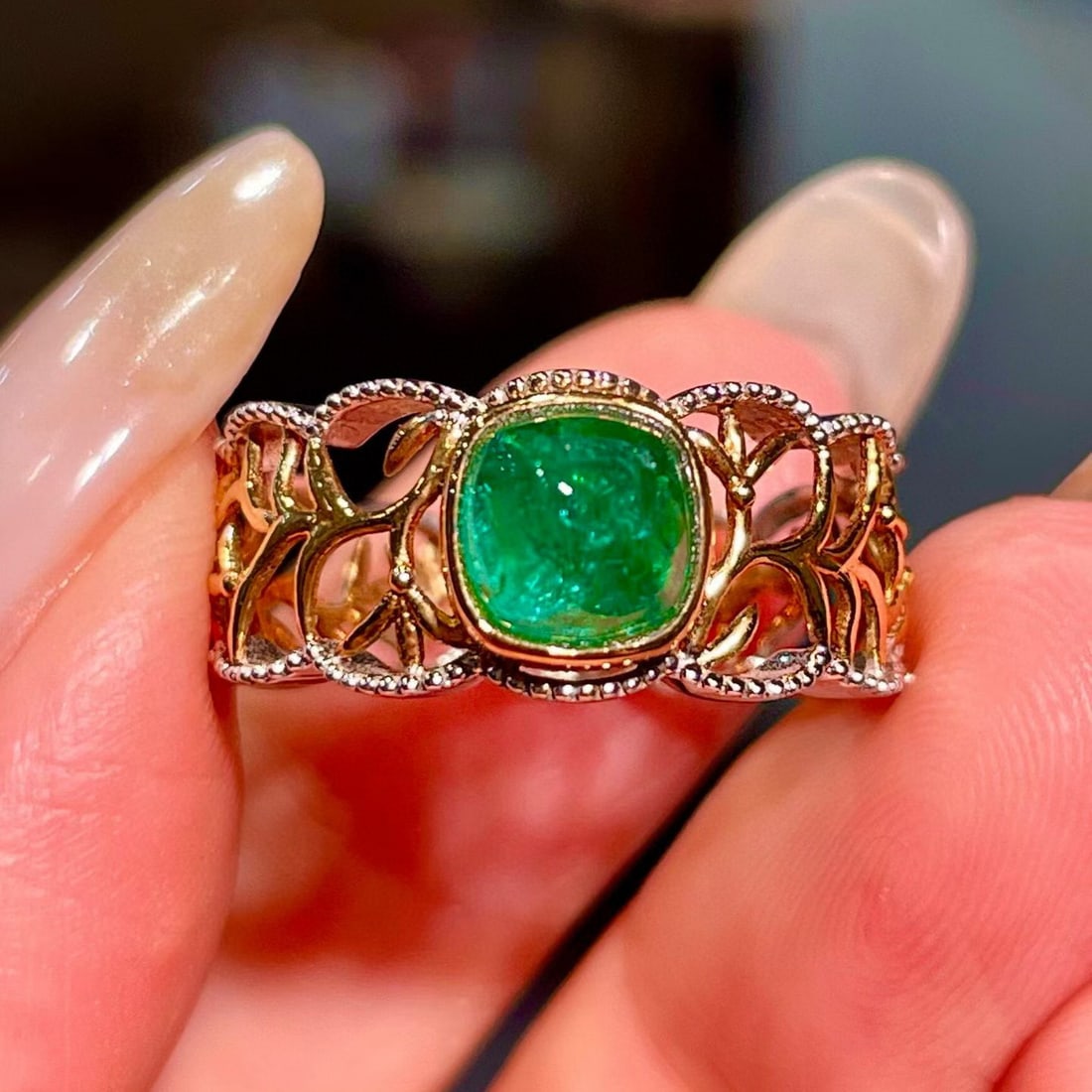 14k Gold 1.40 Ct Natural Emerald Ring: Ref:231121251 // gold content:14k gold // ring size:7. 25us // // main gemstone:emerald // shape:sugar-loaf // carat weight:1. 40ct // color:green // treatment:natural // Condition: New Low Estimate: