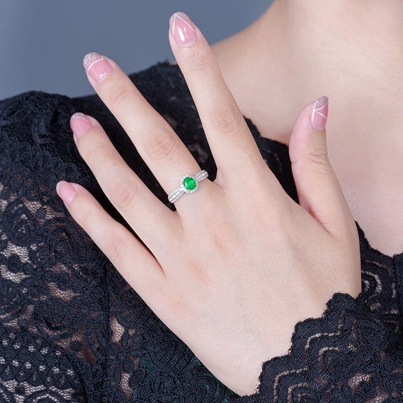 14k Gold 0.92 Ctw Vivid Green Natural Emerald & Diamond Ring - 5