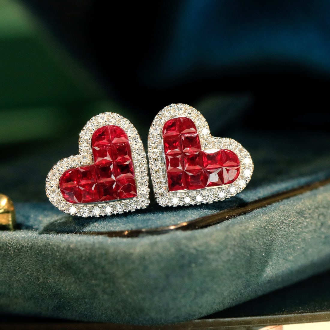 14k Gold 1.64 Ctw Natural Ruby & Diamond Earrings: Ref:231122039 // gold content:14k gold // main gemstone:ruby // shape:princess // carat weight:1. 38ct // color:red // treatment:natural // // adjacent gemstone 2 : diamond // shape:round // carat