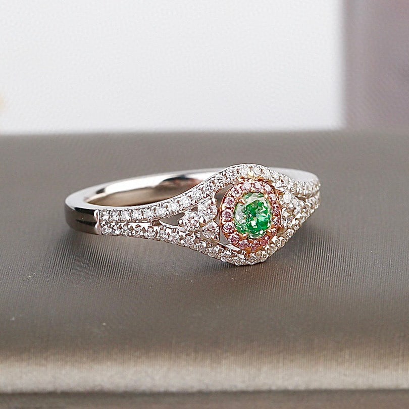 Gia Certified 14k Gold 0.45 Ctw Natural Green Diamond & Diamond Ring - 2