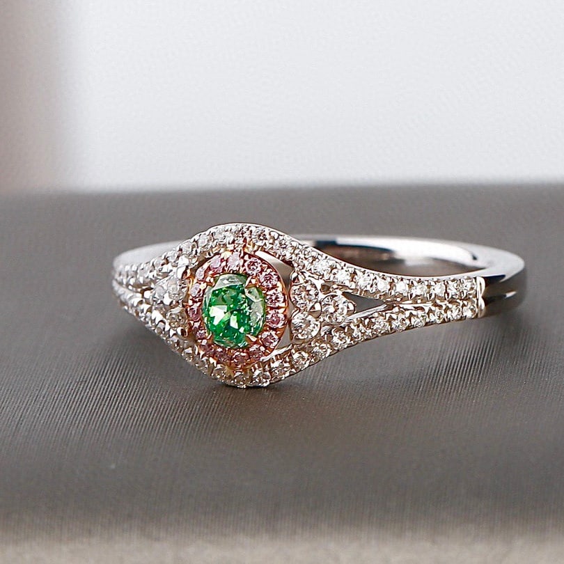 Gia Certified 14k Gold 0.45 Ctw Natural Green Diamond & Diamond Ring - 3