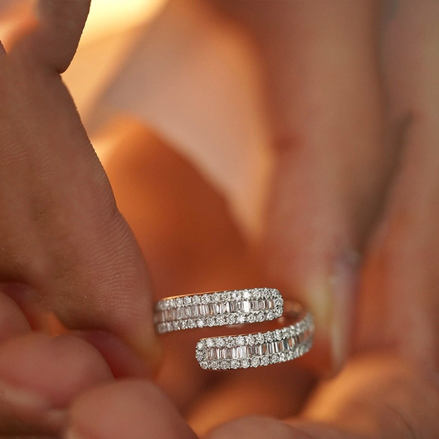 14k Gold 0.7 Ct Natural H Diamond Ring: Ref:231122047 // gold content:14k gold // ring size:7. 25us // // main gemstone:diamond // shape:multiple // carat weight:0. 7ct // clarity grade:vs-si // color:h // treatment:natural // Condition: N