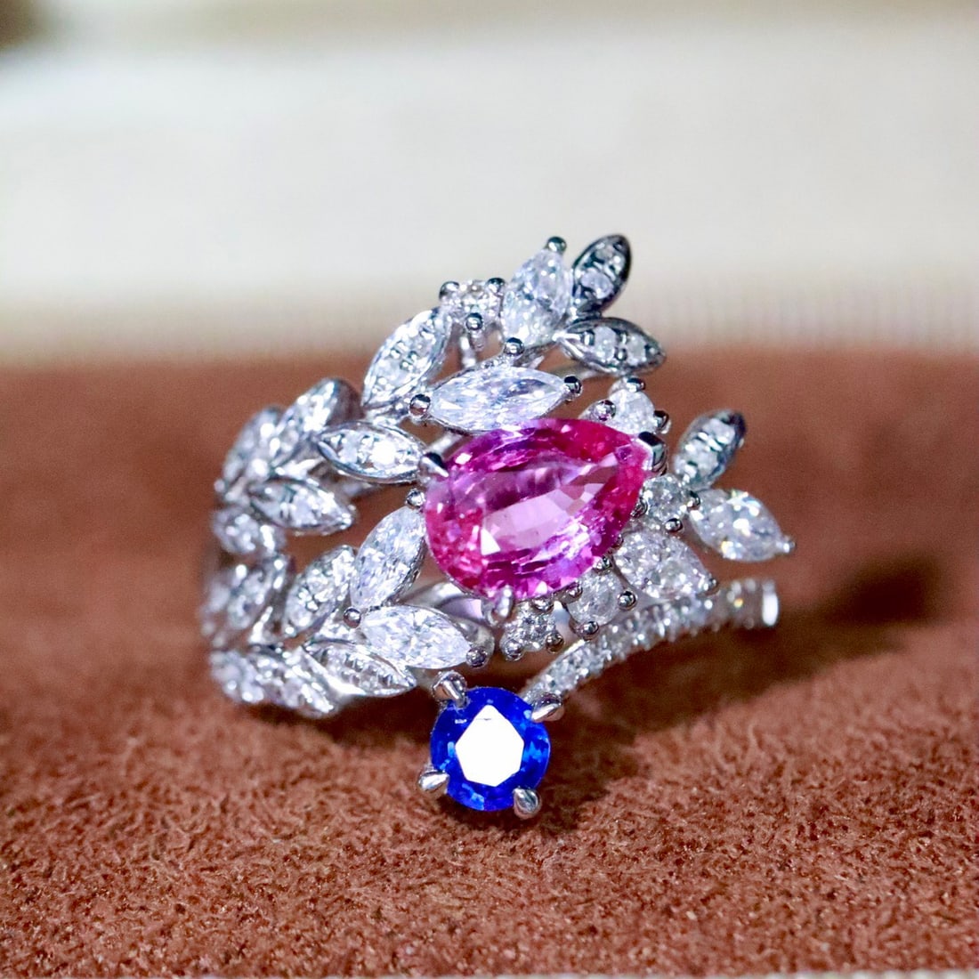 14k Gold 0.96 Ctw Natural Sapphire & Sapphire & Toi Et Moi Ring: Ref:231122061 // gold content:14k gold // ring size:7. 25us // // main gemstone:sapphire // shape:pear // carat weight:0. 75ct // color:pink // treatment:natural // // adjacent gemstone 2 :