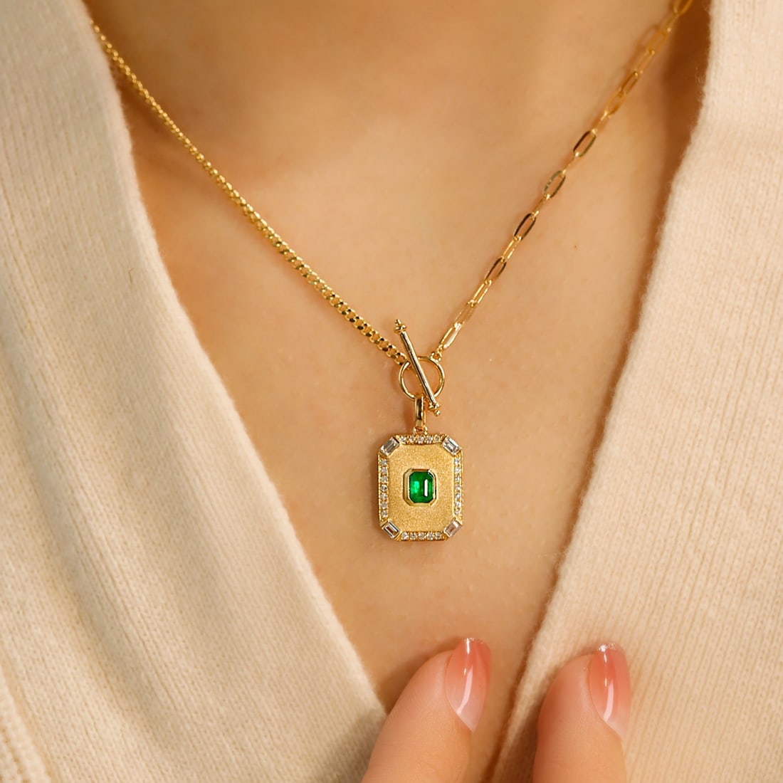 14k Gold 0.56 Ctw Vivid Green Natural Emerald & Diamond Necklace - 2