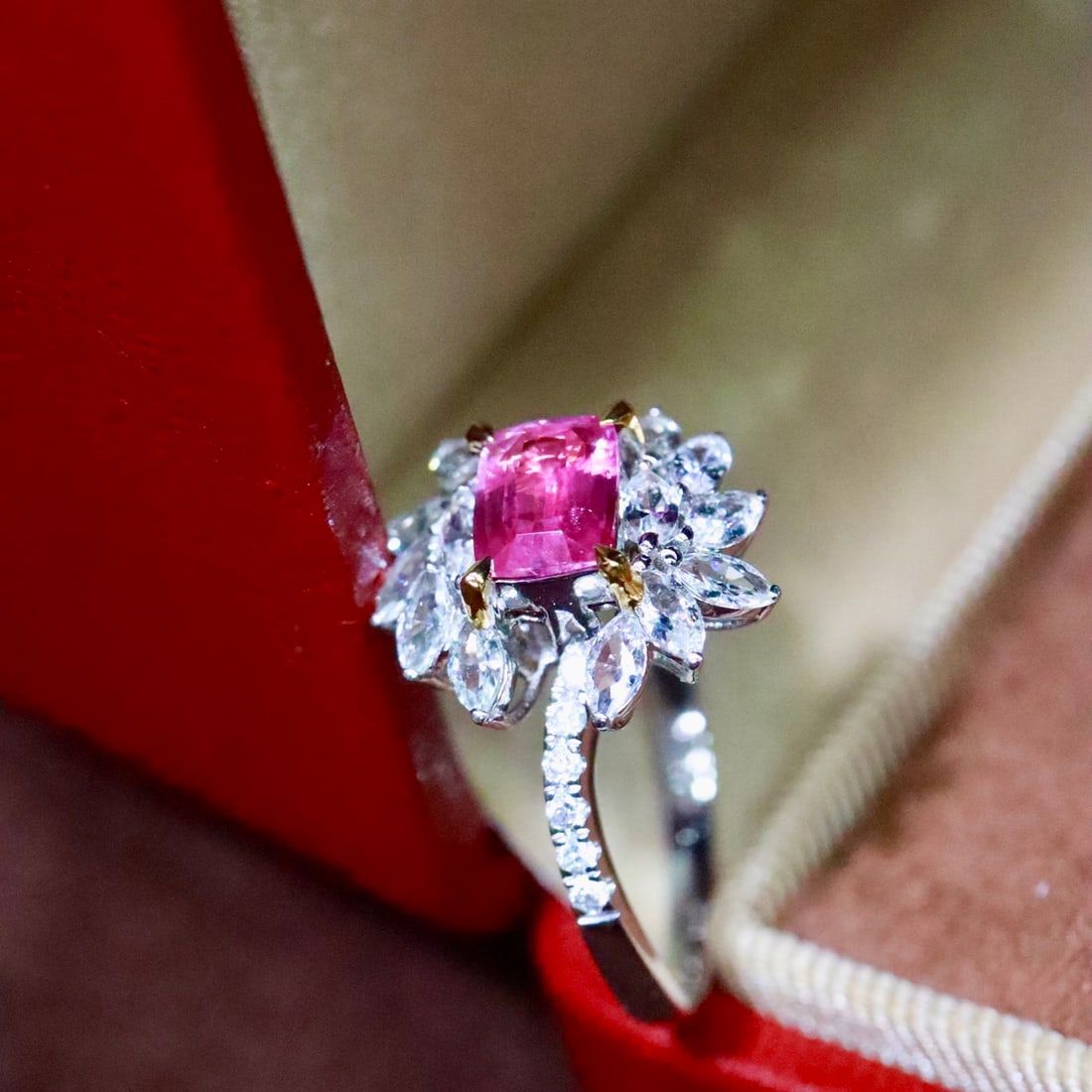 14k Gold 0.92 Ctw Natural Sapphire & Diamond Ring - 3