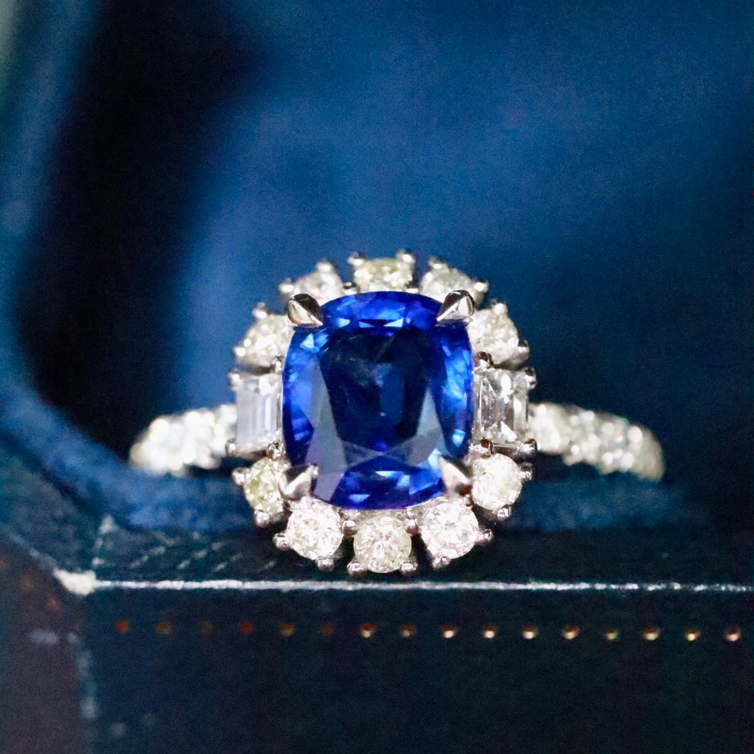 14k Gold 2.56 Ctw Natural Sapphire & Diamond Ring - 2