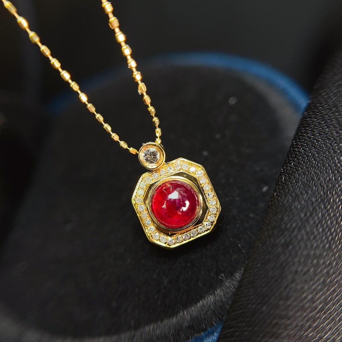 14k Gold 1.30 Ct Natural Ruby & Diamond & Sapphire Necklace: Ref:231122097 // gold content:14k gold // main gemstone:ruby // shape:round // carat weight:1. 30ct // color:red // treatment:natural // cut grade:g // // adjacent gemstone 2 : diamond // number of st
