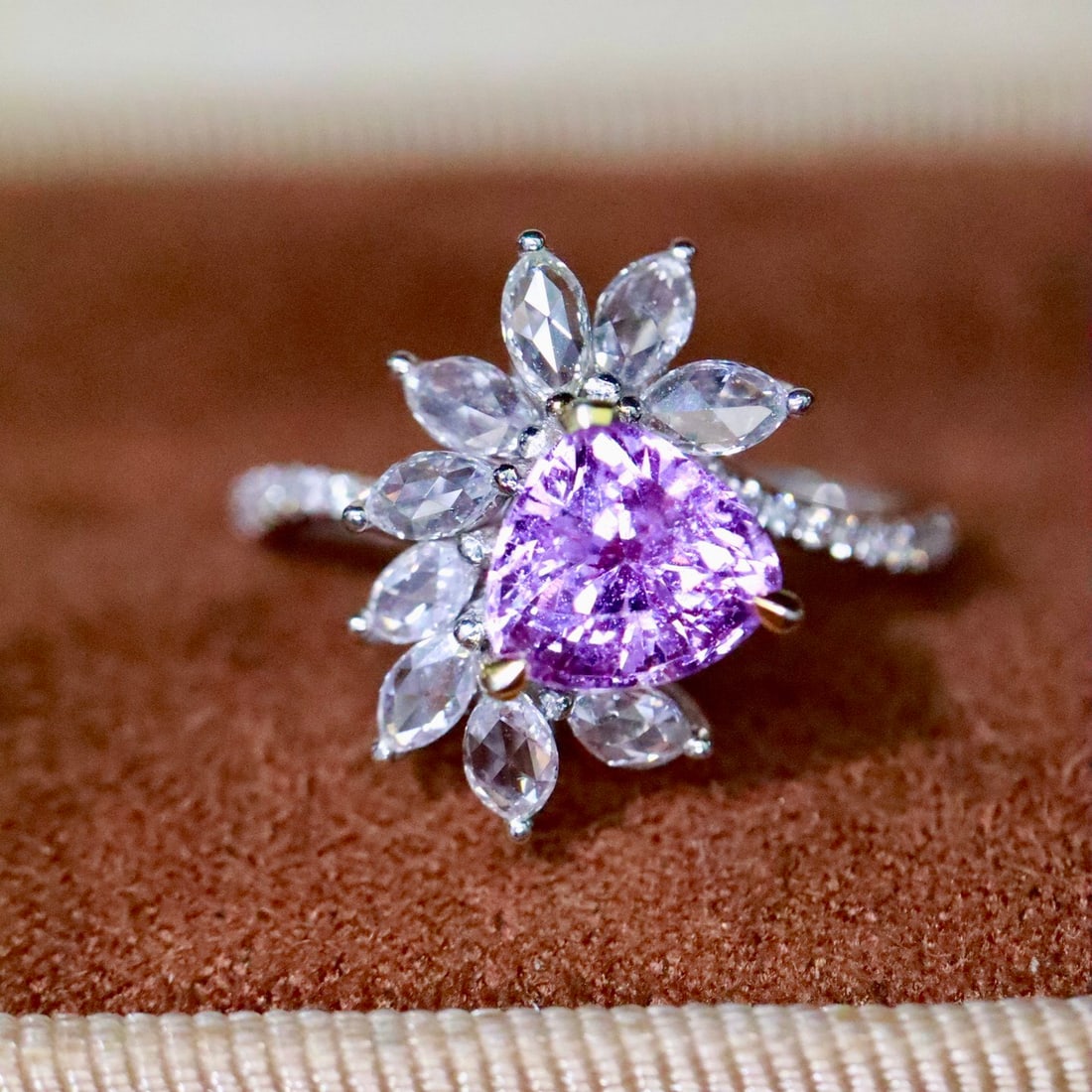 14k Gold 2.10 Ctw Natural Sapphire & Diamond Ring: Ref:231122109 // gold content:14k gold // ring size:7. 25us // // main gemstone:sapphire // shape:triangle // carat weight:1. 57ct // color:purple // treatment:natural // // adjacent gemstone 2 :