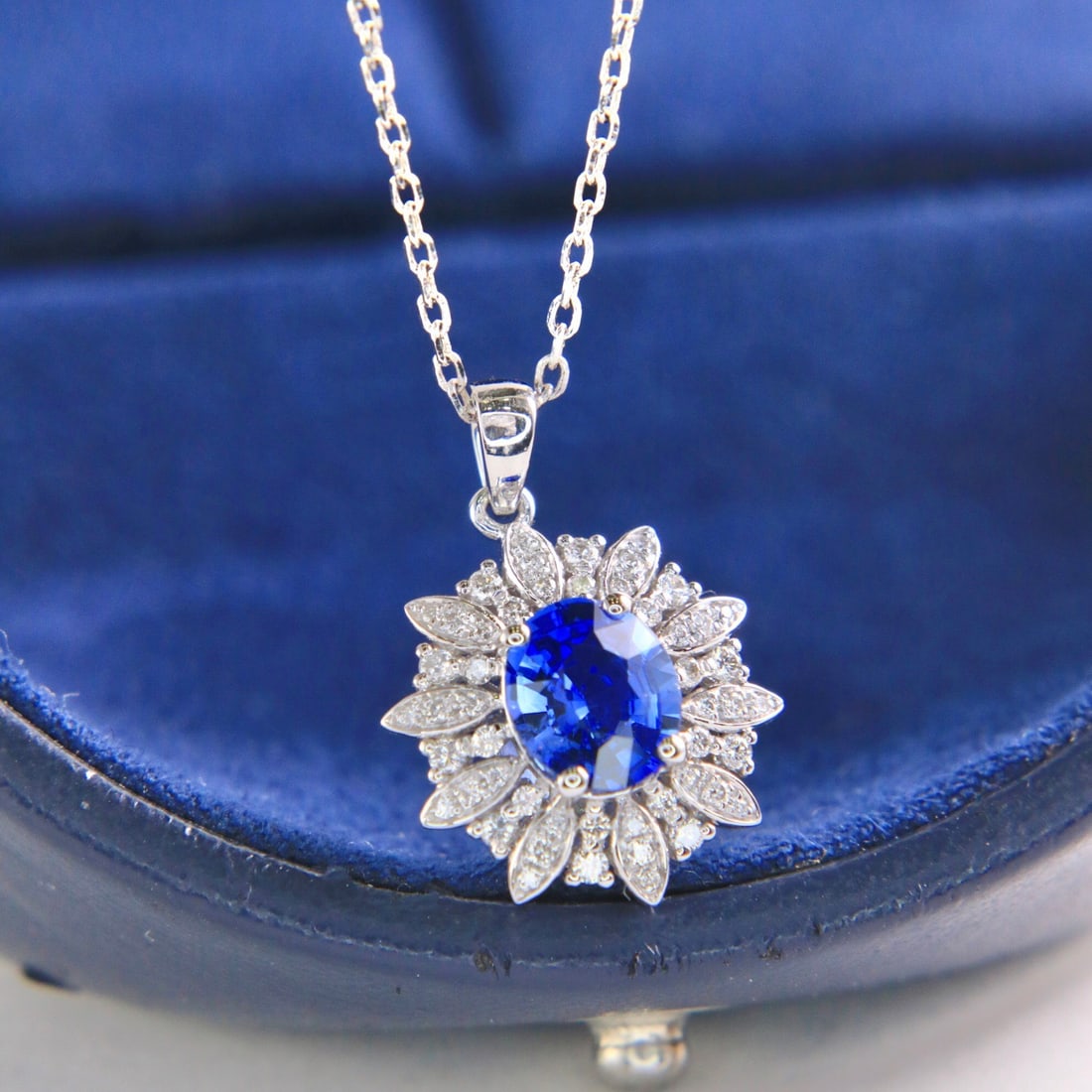 14k Gold 1.30 Ctw Natural Sapphire & Diamond Necklace - 2