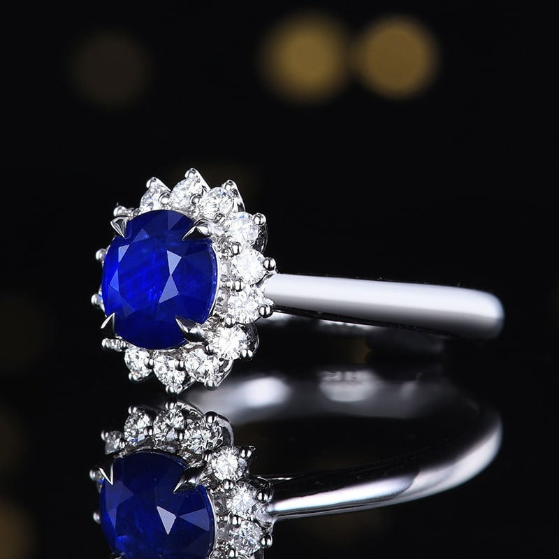 14k Gold 1.97 Ctw Vivid Blue Natural Sapphire & Diamond Ring - 4