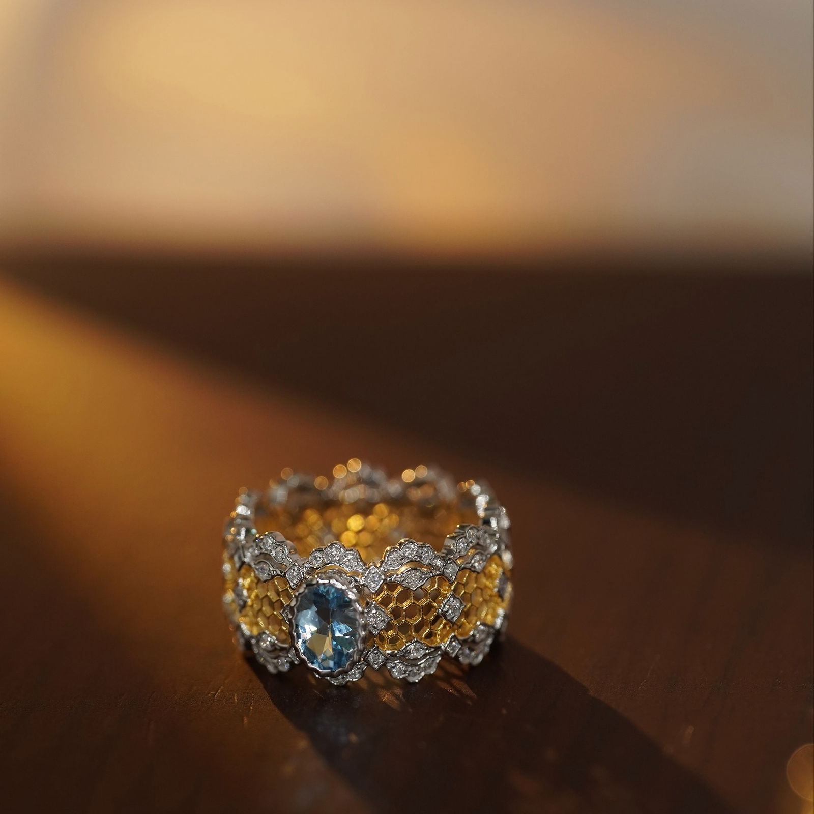 14k Gold 1.28 Ctw Natural Aquamarine & Diamond Ring: Ref:231122126 // gold content:14k gold // ring size:7. 25us // // main gemstone:aquamarine // shape:oval // carat weight:0. 68ct // color:santa maria color // treatment:natural // // adjacent gemstone