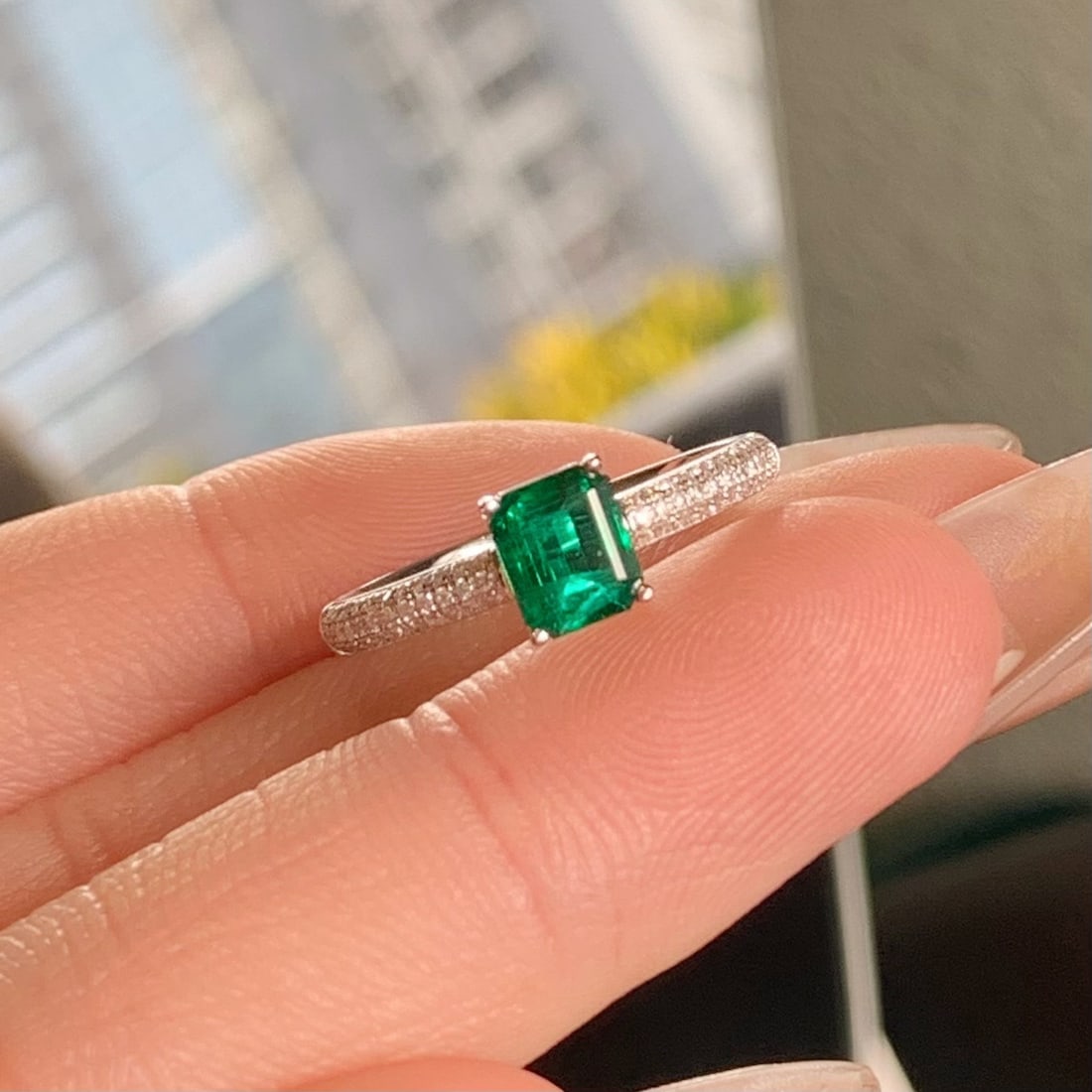 14k Gold 0.89 Ctw Vivid Green Natural Emerald & Diamond Ring - 6