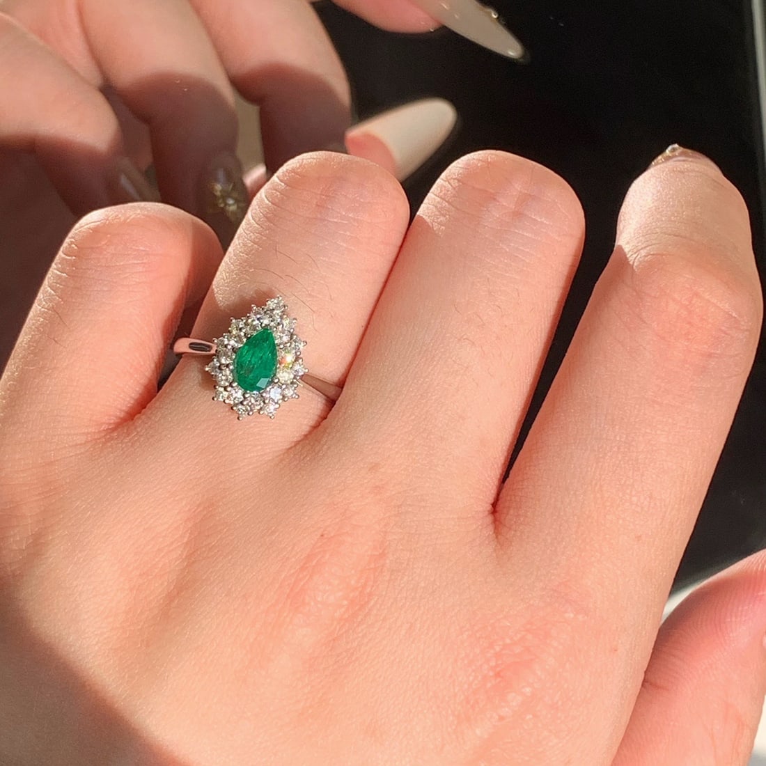 14k Gold 0.84 Ctw Natural Emerald & Diamond Ring - 5