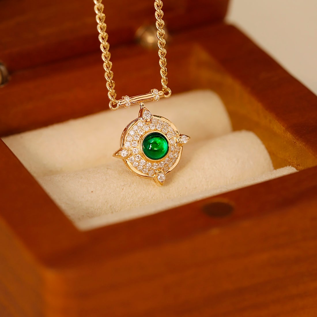 14k Gold 0.49 Ctw Vivid Green Natural Emerald & Diamond Necklace: Ref:231122139 // gold content:14k gold // main gemstone:emerald // shape:round // carat weight:0. 28ct // color:vivid green // treatment:natural // cut grade:g // // adjacent gemstone 2 : diamond