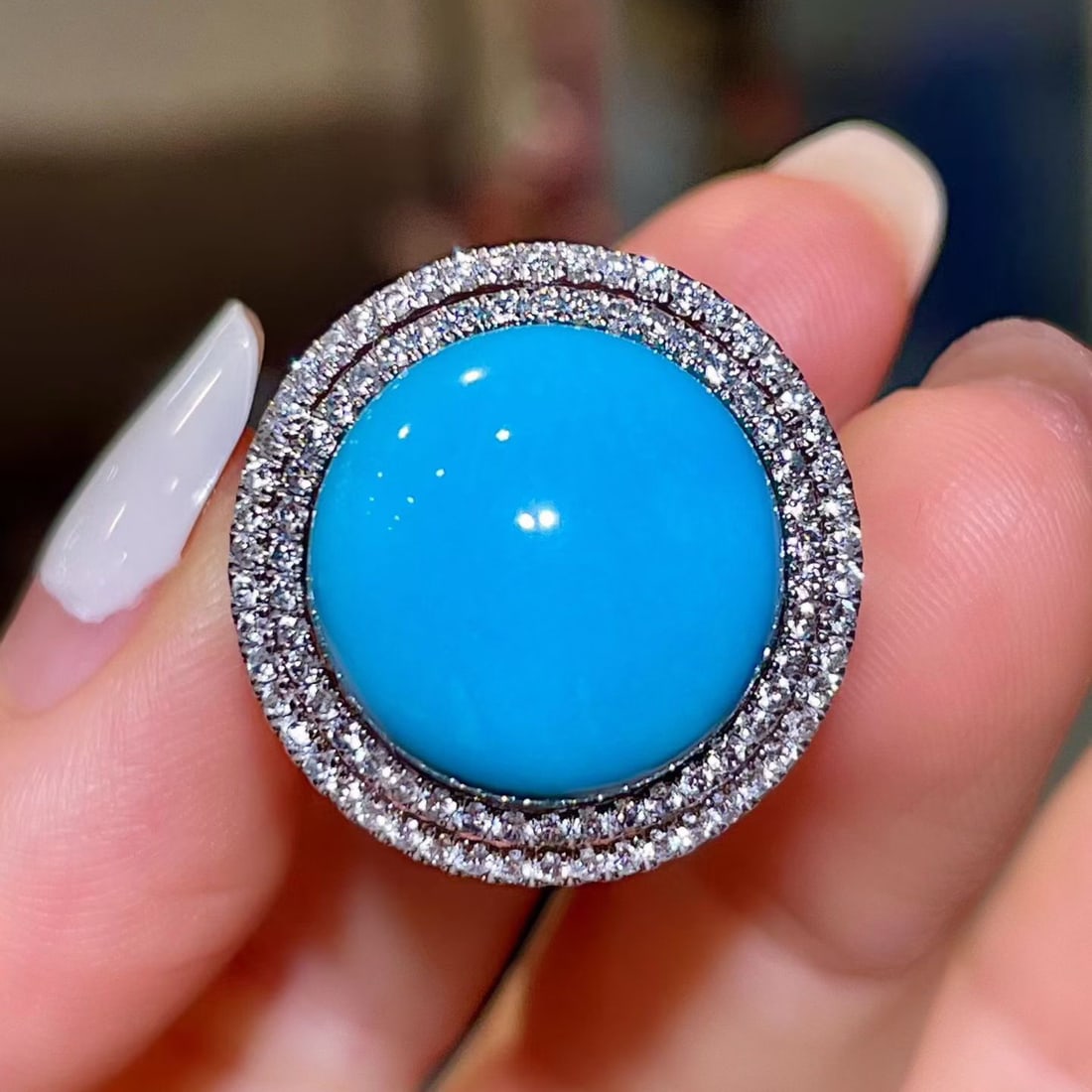 14k Gold 12.62 Ctw Natural Blue Turquoise & Diamond Ring: Ref:231122156 // gold content:14k gold // ring size:7. 25us // // main gemstone:blue turquoise // shape:round // carat weight:11. 95ct // color:blue // treatment:natural // cut grade:g // // adjacent