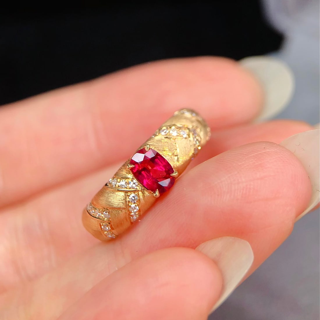 14k Gold 0.65 Ctw Vivid Red Natural Ruby & Diamond Ring - 4