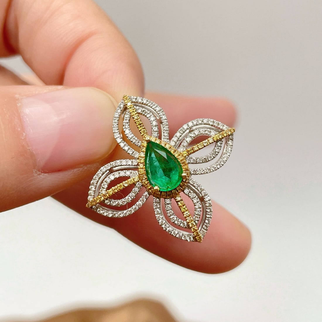 14k Gold 0.91 Ctw Natural Emerald & Diamond Pendant( Without Chain ) - 2